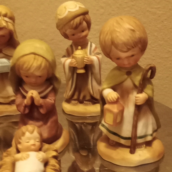 Enesco- The Nativity. 7 Piece Set. Little Bible Friends. - Picture 7 of 15